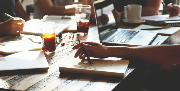 Donec nec justo eget felis facilisis fermentum. Aliquam porttitor mauris sit amet orci.